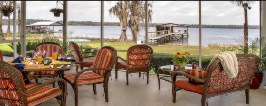 Hampton Lake Bed And Breakfast Starke Exterior photo